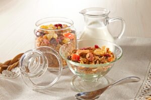 画像：オートミールや米麹グラノーラ、本当にヘルシー？失敗しない選び方と食べ合わせ